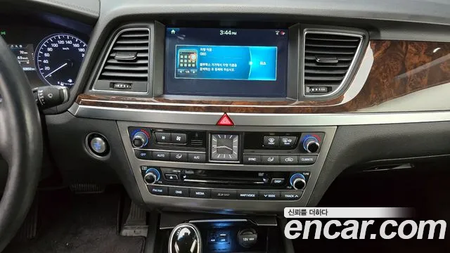 Hyundai Genesis 2015 — фото 14