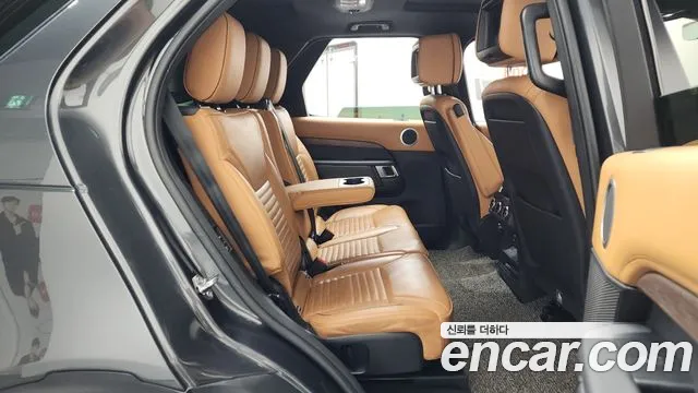 Land Rover Discovery 2019 — фото 12