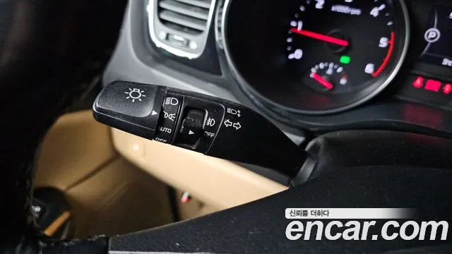 Kia Canival 2015 — фото 14