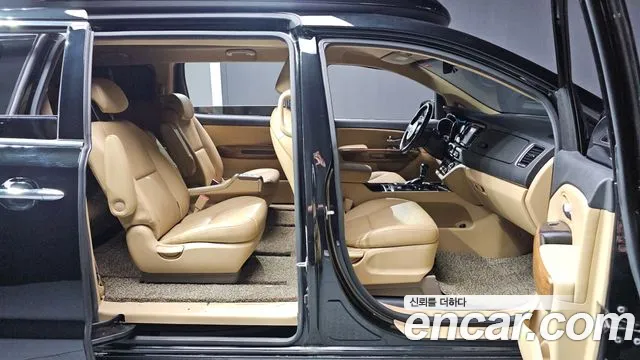 Kia Canival 2015 — фото 18