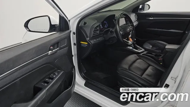 Hyundai AVANTE 2019 — фото 10