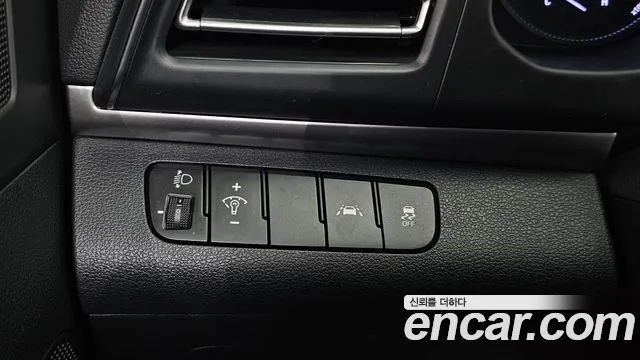 Hyundai AVANTE 2019 — фото 17