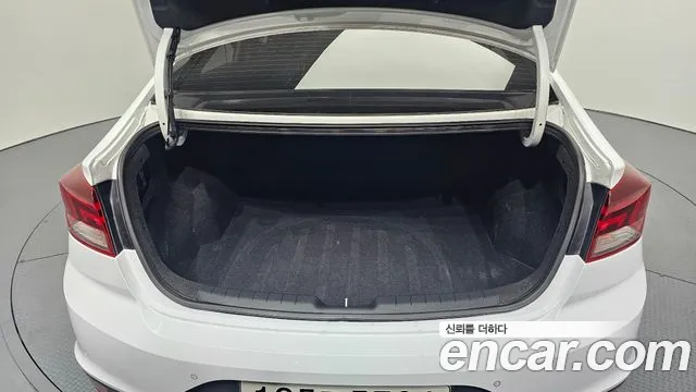Hyundai AVANTE 2019 — фото 20