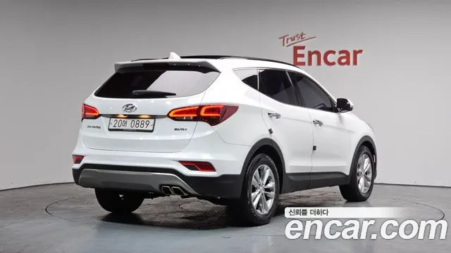Hyundai Santafe 2016 — фото 1