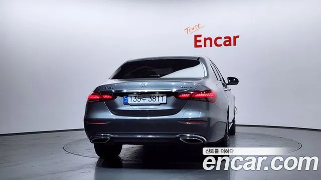 Mercedes-Benz E-Class 2021 — фото 4
