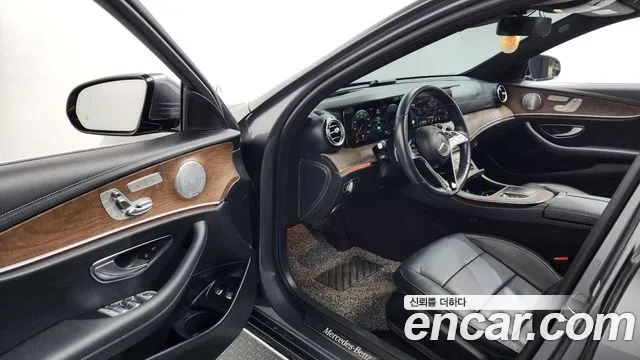 Mercedes-Benz E-Class 2021 — фото 10