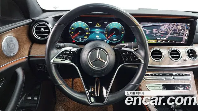 Mercedes-Benz E-Class 2021 — фото 13