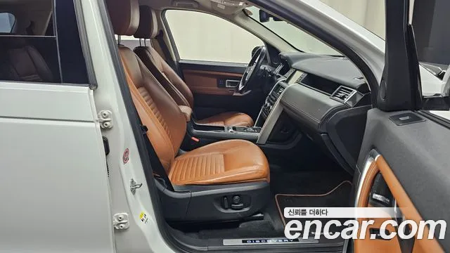 Land Rover Discovery Sport 2016 — фото 11