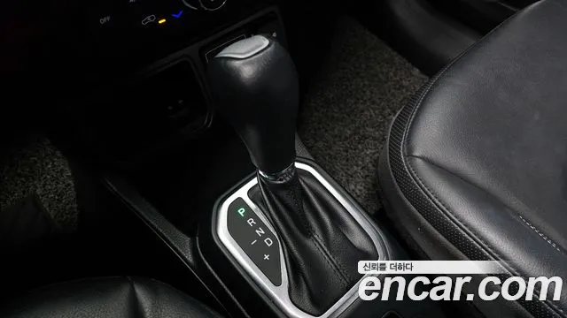 Jeep Renegade 2018 — фото 9