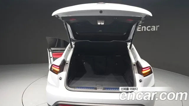 Porsche Macan 2025 — фото 20