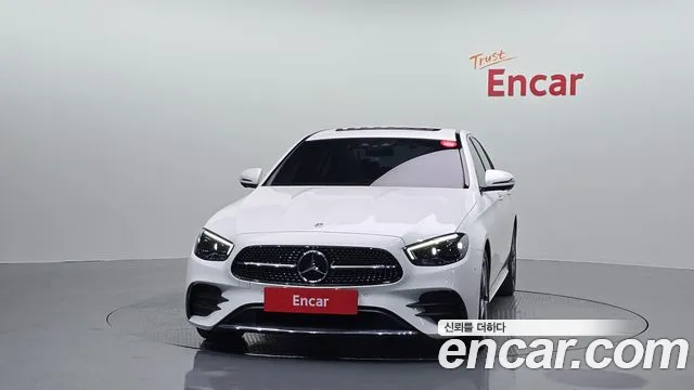 Mercedes-Benz E-Class 2023 — фото 3
