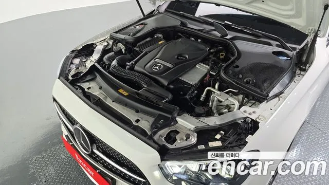 Mercedes-Benz E-Class 2023 — фото 6