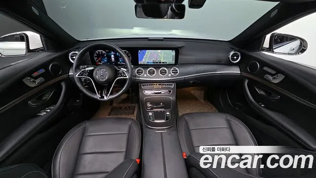 Mercedes-Benz E-Class 2023 — фото 7