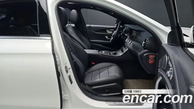 Mercedes-Benz E-Class 2023 — фото 11