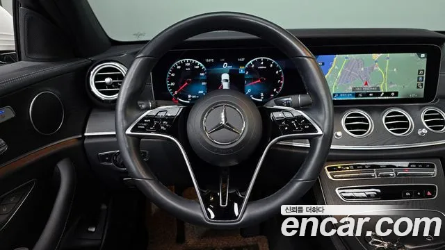 Mercedes-Benz E-Class 2023 — фото 13