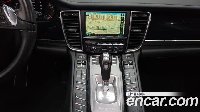 Porsche Panamera 2015 — фото 14