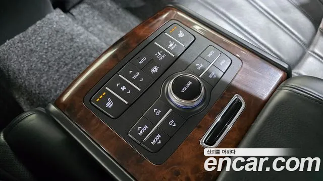 Hyundai Equus 2010 — фото 19