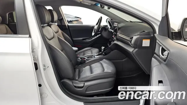 Hyundai Ioniq 2020 — фото 11