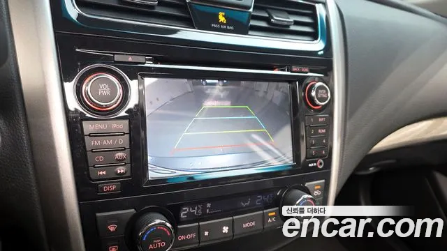 Nissan Altima 2016 — фото 15