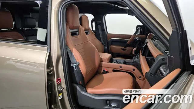 Land Rover Defender 2025 — фото 12