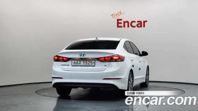 Hyundai AVANTE 2018 — фото 3