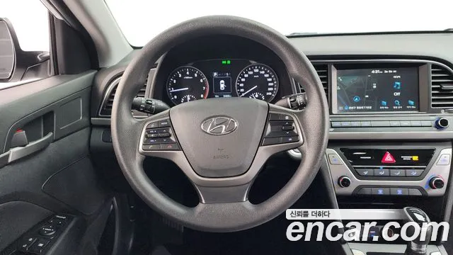 Hyundai AVANTE 2018 — фото 12