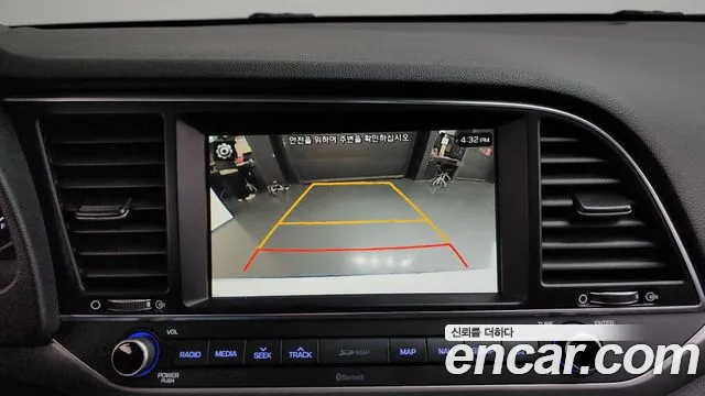 Hyundai AVANTE 2018 — фото 14