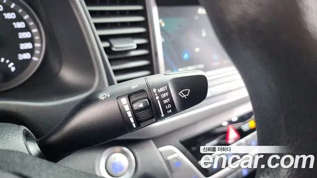 Hyundai AVANTE 2018 — фото 17