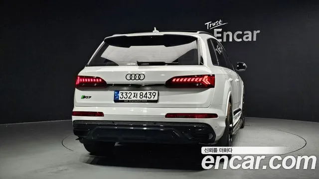 Audi Q7 2023 — фото 4