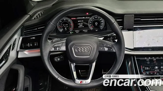 Audi Q7 2023 — фото 13