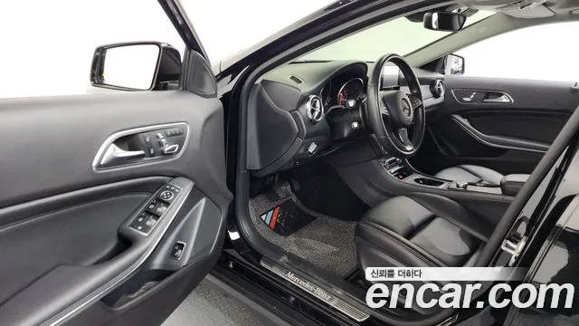Mercedes-Benz GLA-Class 2018 — фото 10