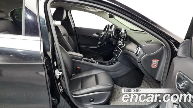 Mercedes-Benz GLA-Class 2018 — фото 11