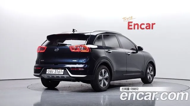 Kia Niro 2017 — фото 2
