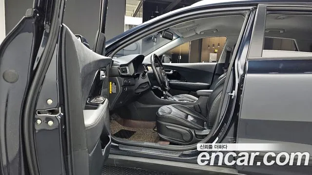 Kia Niro 2017 — фото 10