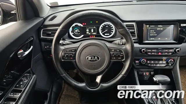 Kia Niro 2017 — фото 13