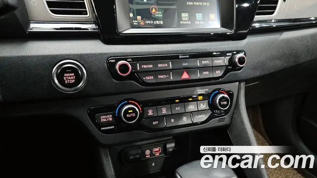 Kia Niro 2017 — фото 15