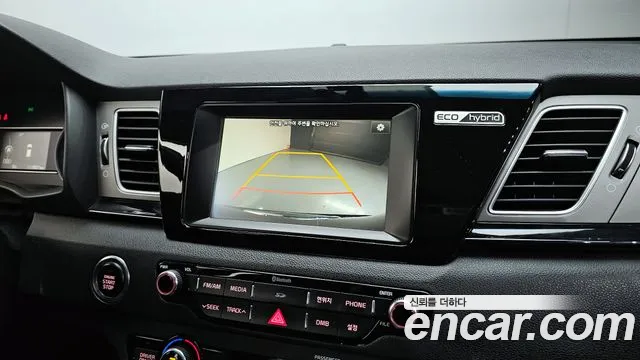 Kia Niro 2017 — фото 16