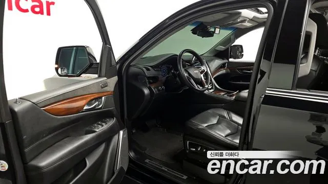 Cadillac Escalade 2018 — фото 10