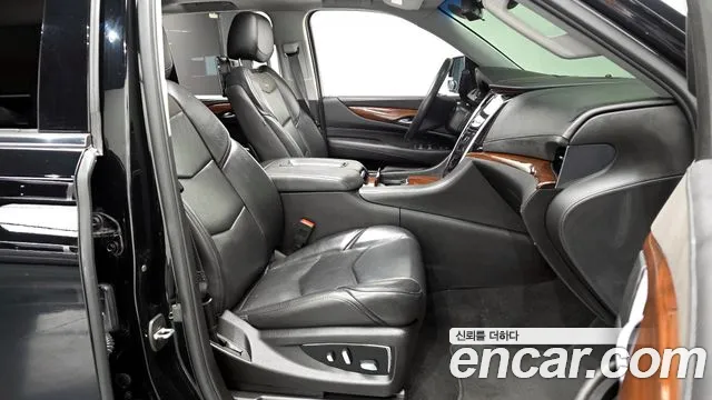 Cadillac Escalade 2018 — фото 11