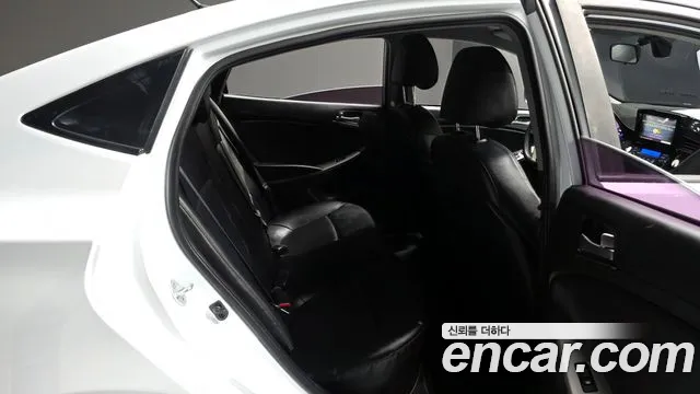Hyundai Accent 2017 — фото 12