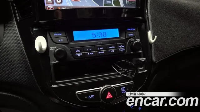 Hyundai Accent 2017 — фото 16