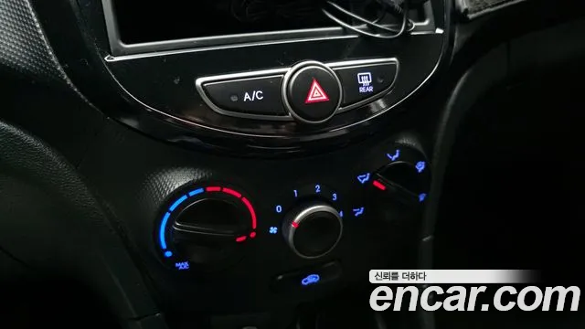 Hyundai Accent 2017 — фото 17