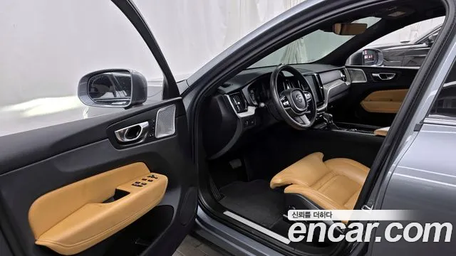 Volvo XC60 2020 — фото 10