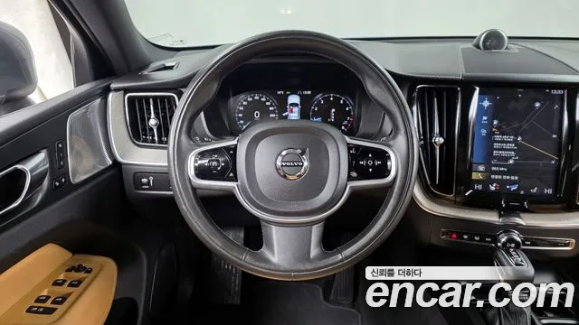 Volvo XC60 2020 — фото 13
