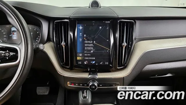 Volvo XC60 2020 — фото 14
