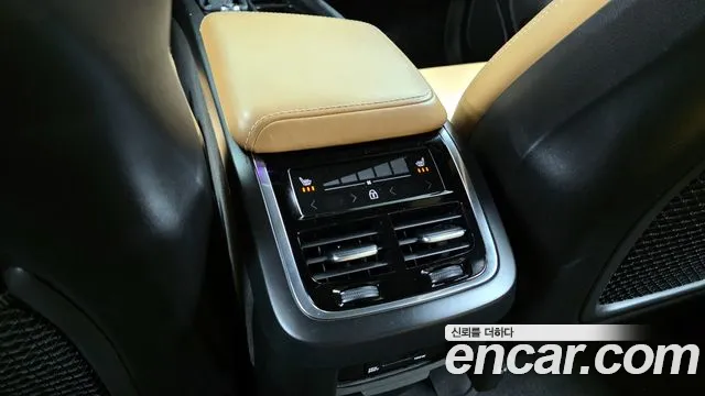 Volvo XC60 2020 — фото 19