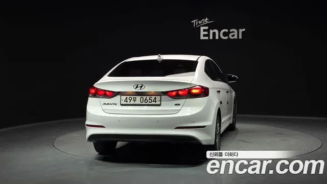 Hyundai AVANTE 2016 — фото 4
