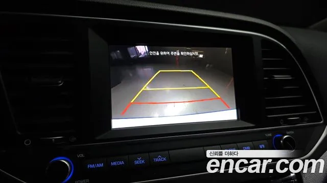 Hyundai AVANTE 2016 — фото 15