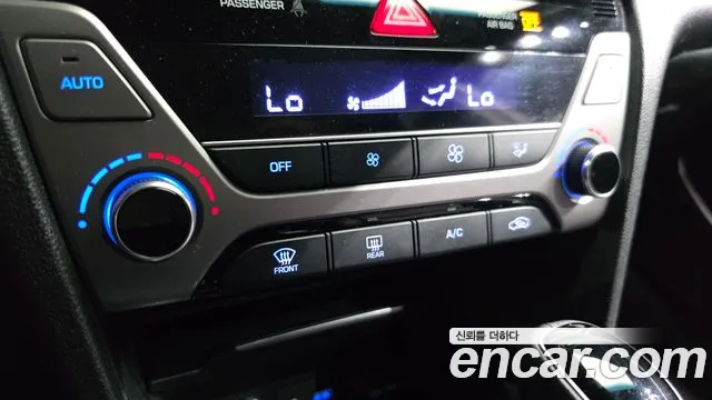 Hyundai AVANTE 2016 — фото 16