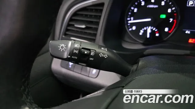 Hyundai AVANTE 2016 — фото 18